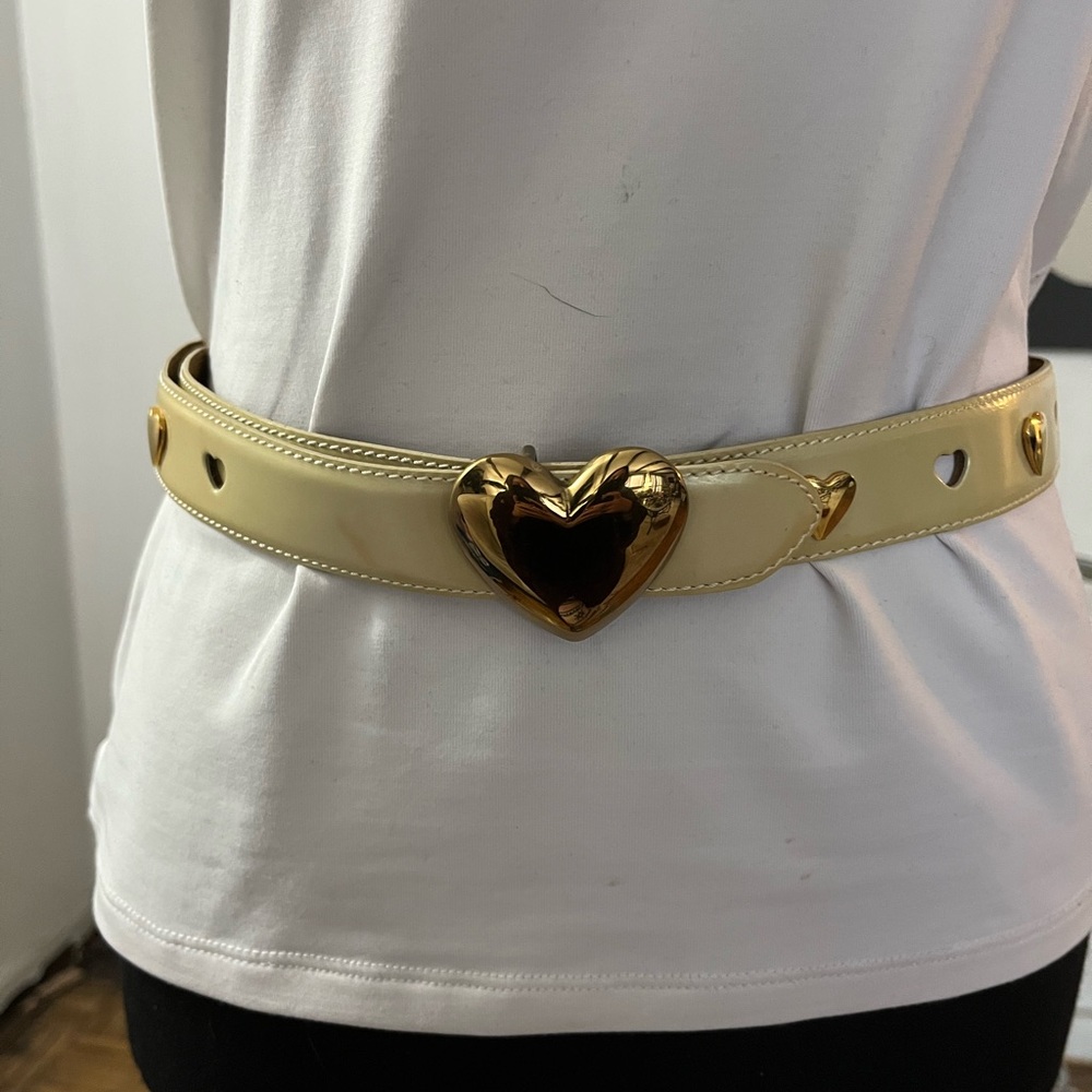 Moschino vintage leather heart belt